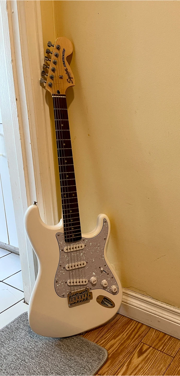 Squier Affinity Stratocaster Electric Guitar