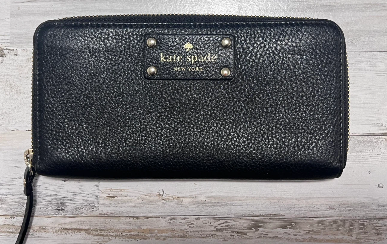 Kate Spade Grove Street Neda Wallet. New. Pebbled leather.