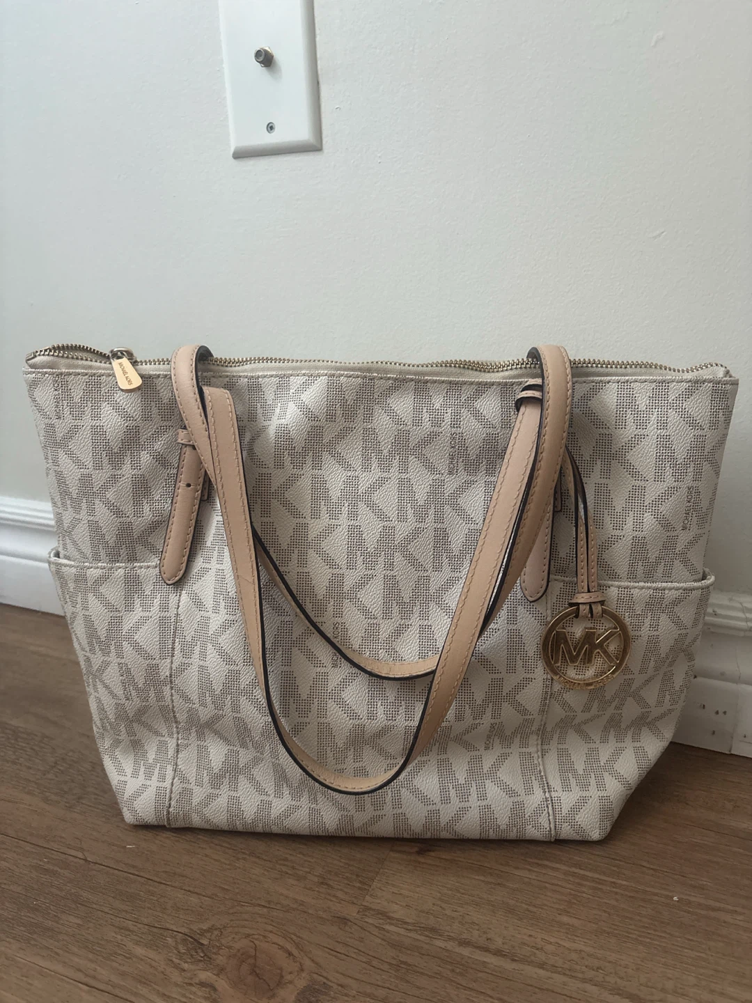 Michael Kors Tote Bag - MK Signature Print