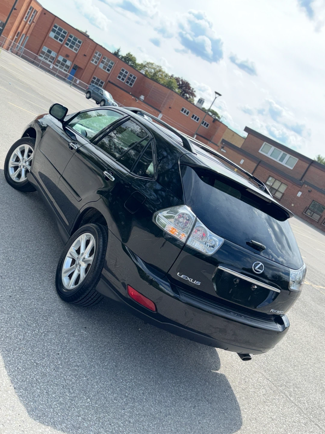 2009 Lexus RX 350 — 124,154 km —