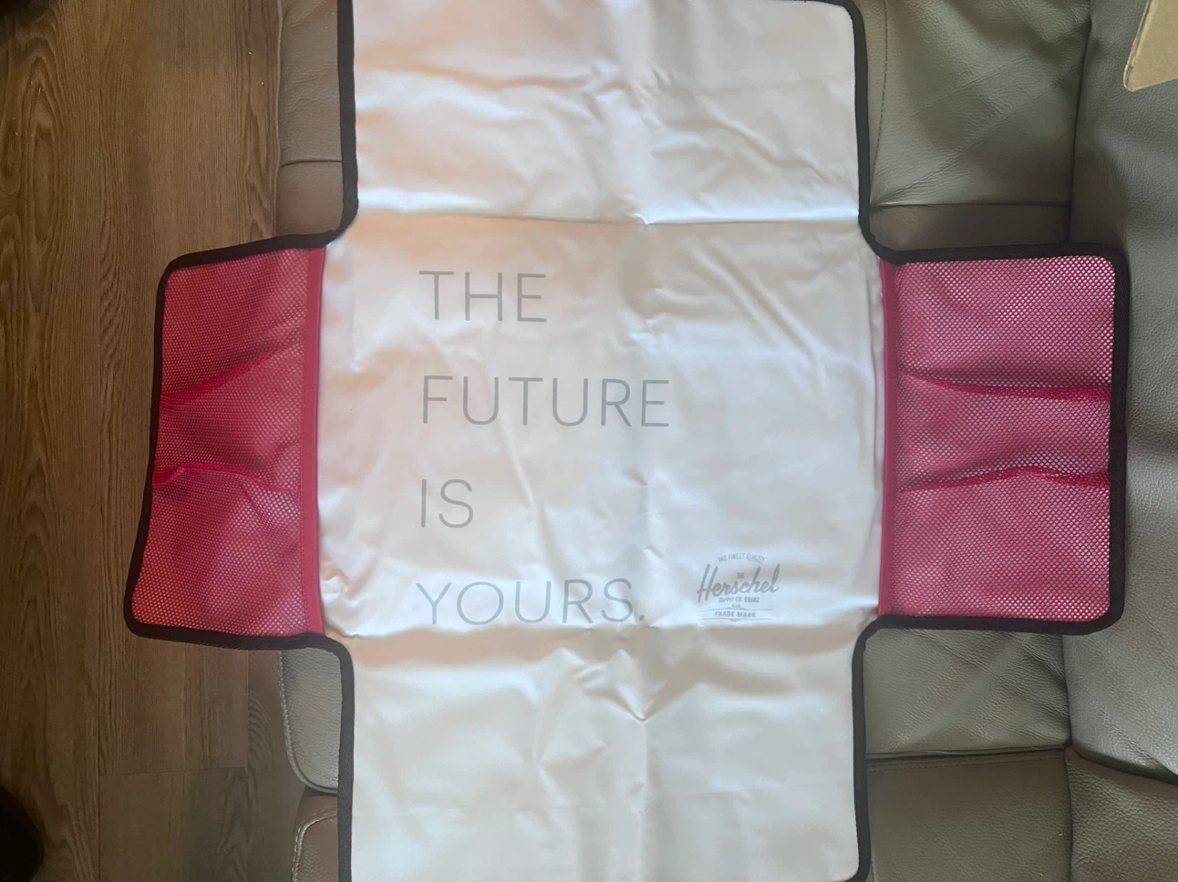 Herschel Baby Change mat, brand new - photo 2