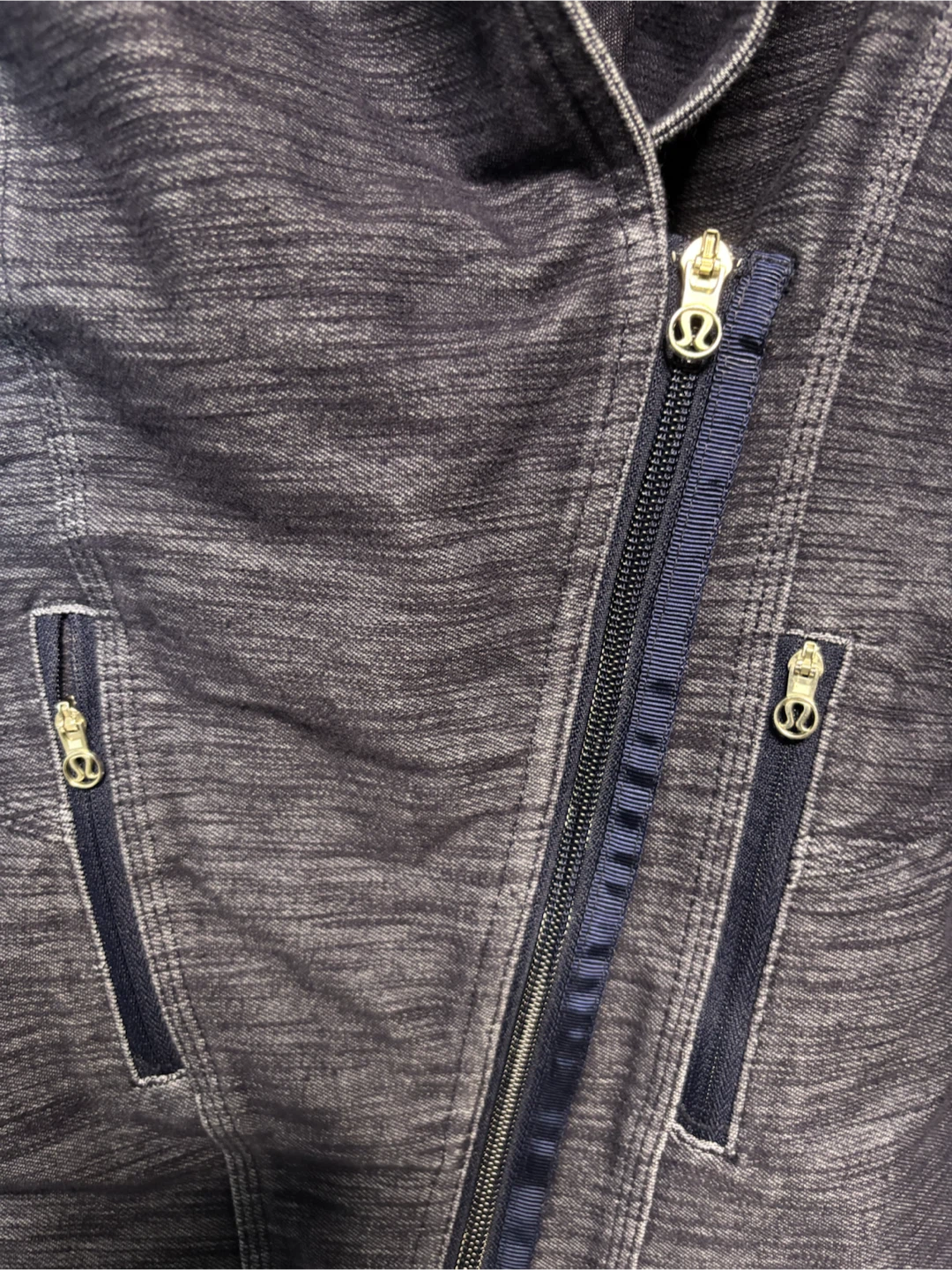 Lululemon Asymmetrical Zip Jacket - photo 2