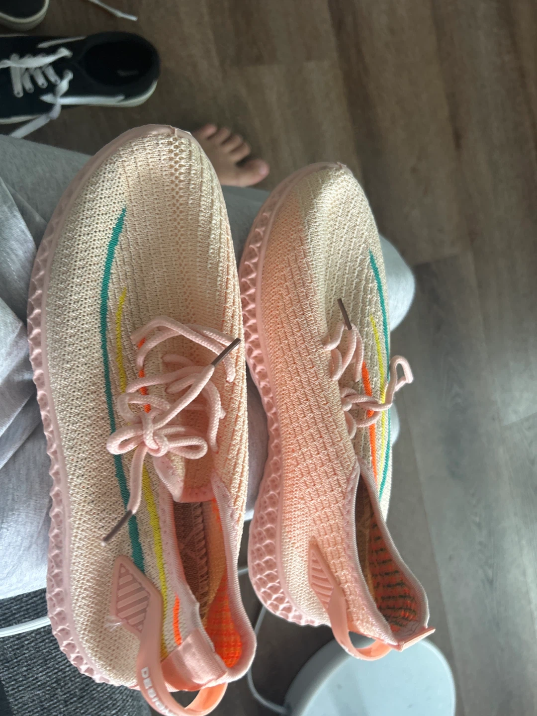 Women's Pink Athletic Shoes Size 41 - photo 2
