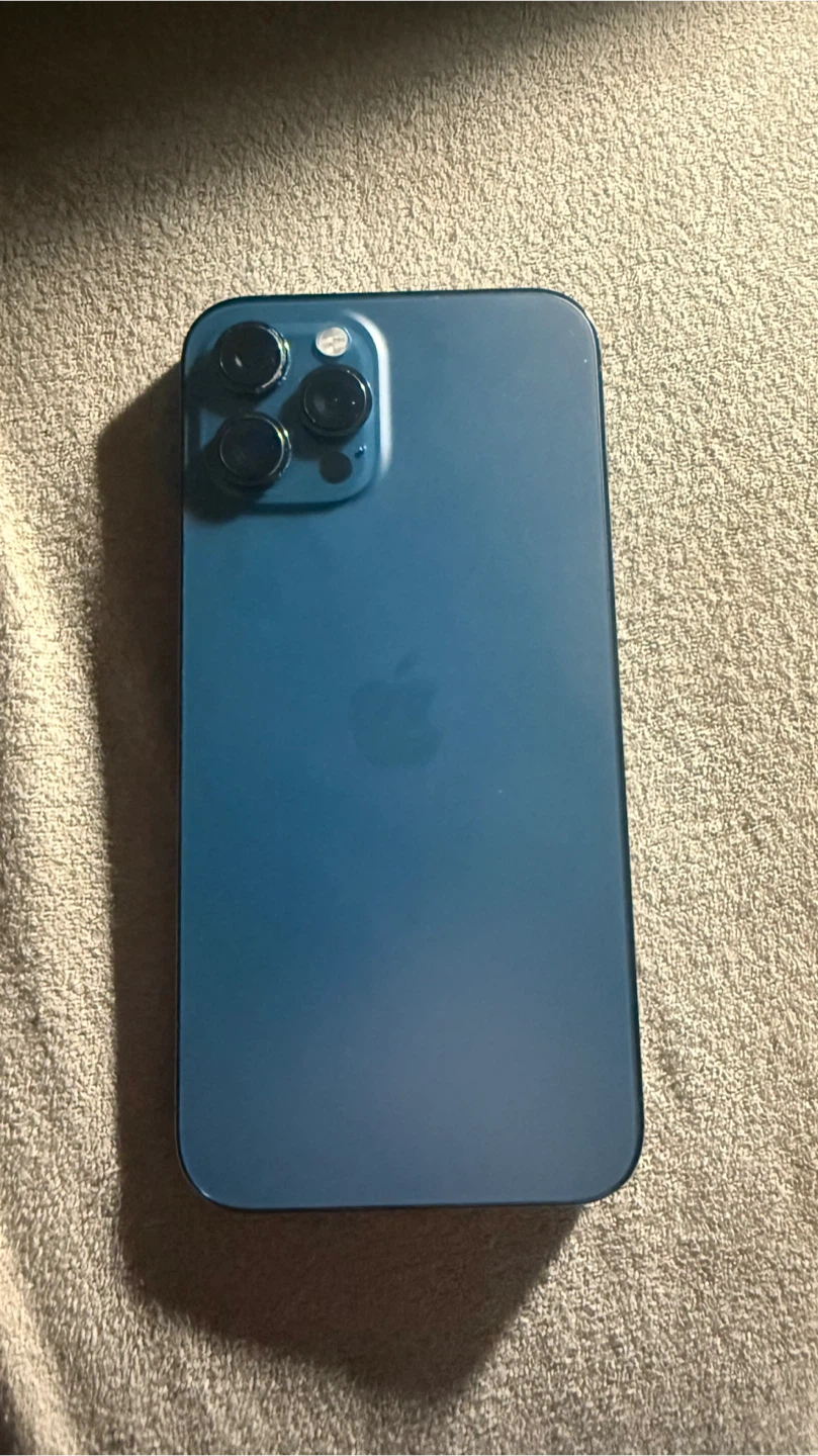 iPhone 12 Pro Max - photo 2