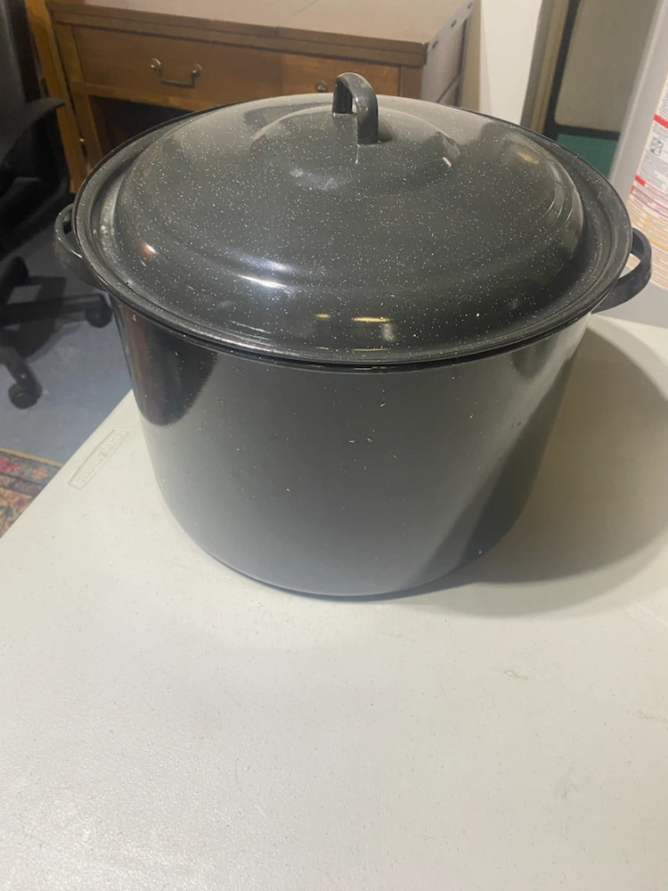 Large Stock Pot with Rack