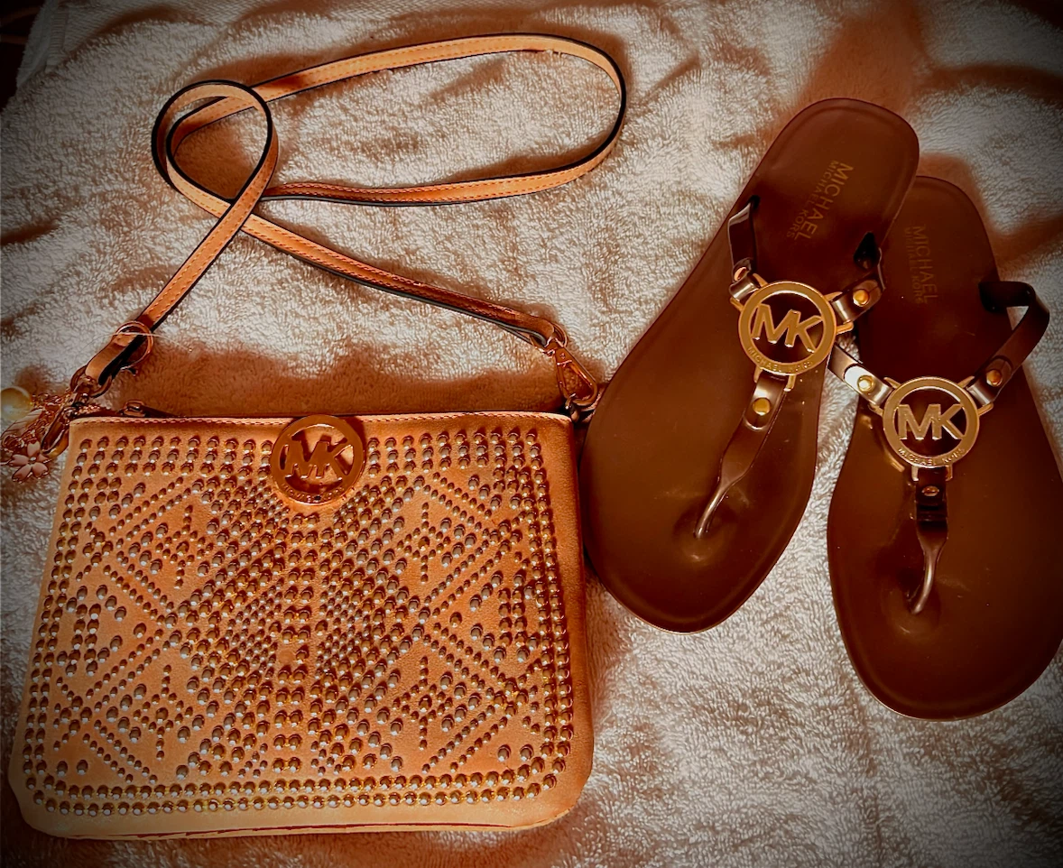 $40! Michael Kors Studded Bag and Thong Sandals Set - photo 2