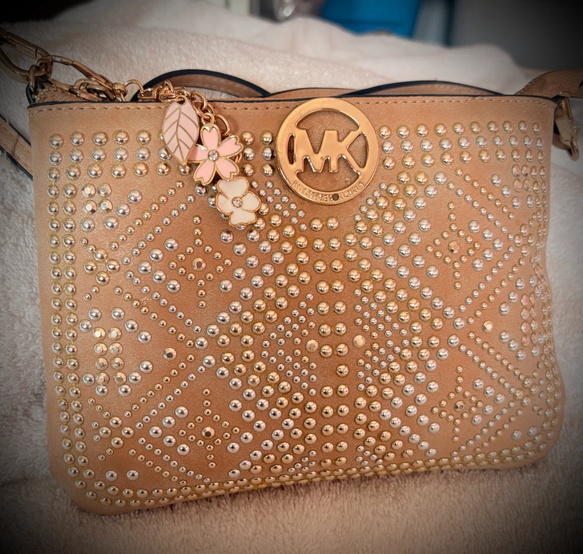 $40! Michael Kors Studded Bag and Thong Sandals Set - photo 3