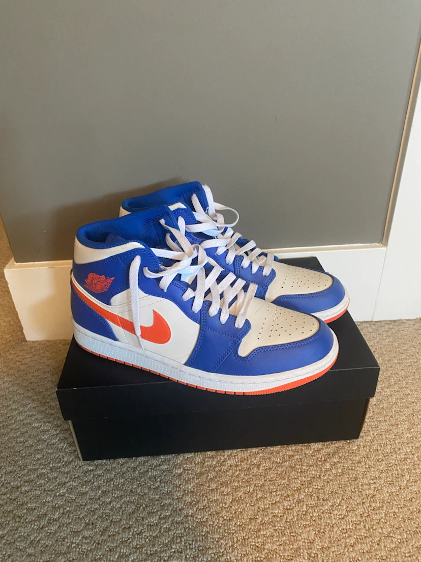 Air Jordan 1 Mid SE "Dynamic Yellow" Sneakers