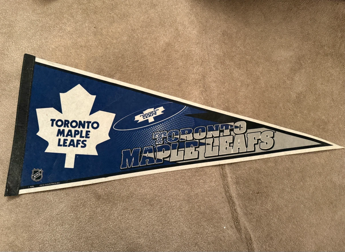 Vintage Toronto Maple Leafs NHL Hockey Full Size Felt Pennant