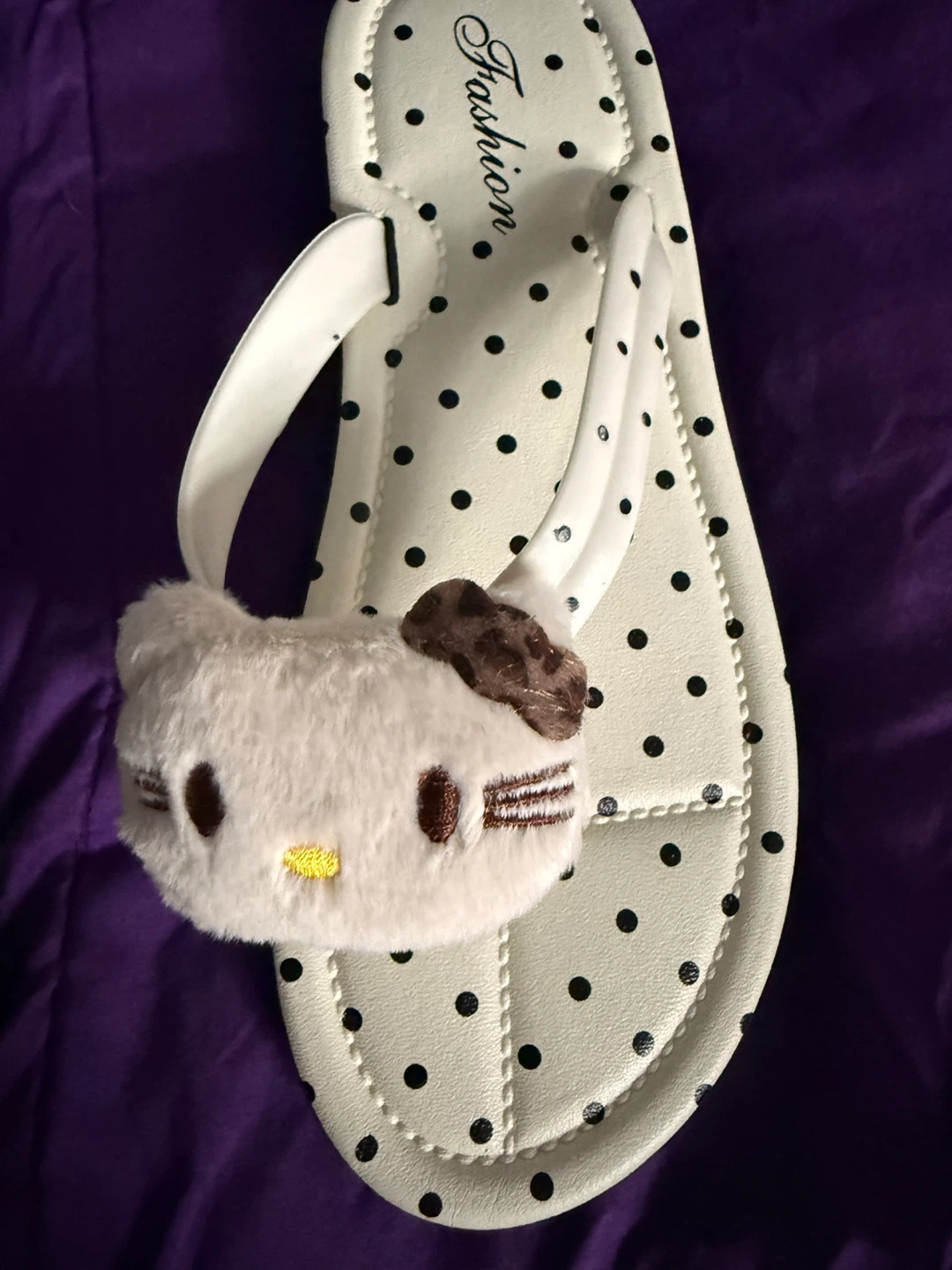 Hello Kitty Flip Flops size 8/9 - photo 2