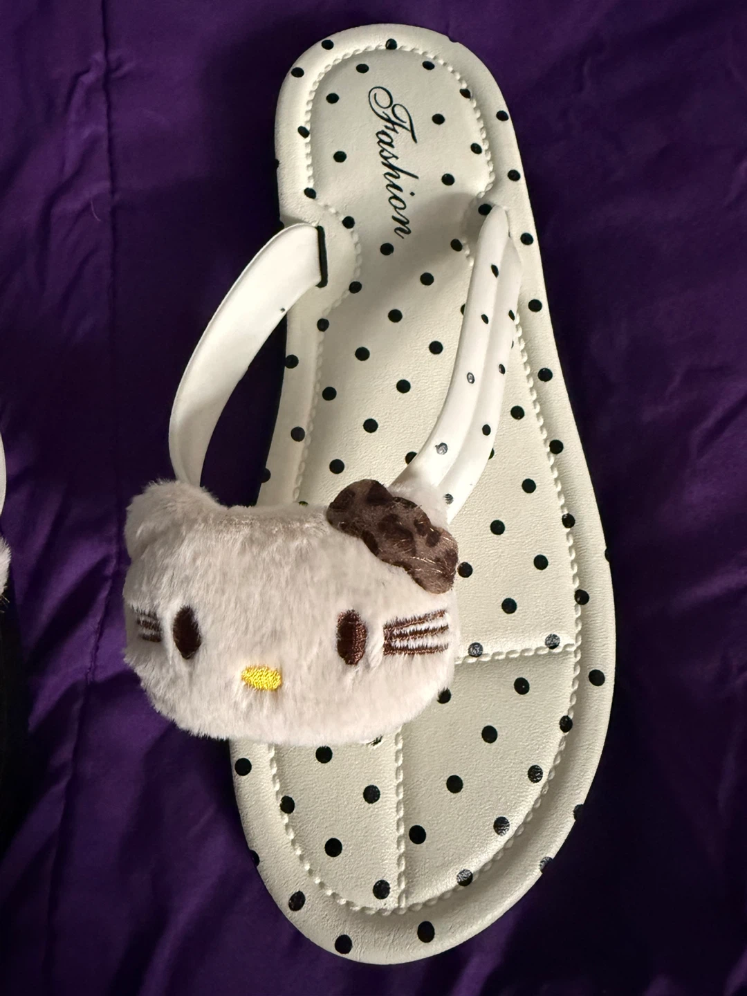 Hello Kitty Flip Flops size 8/9 - photo 4