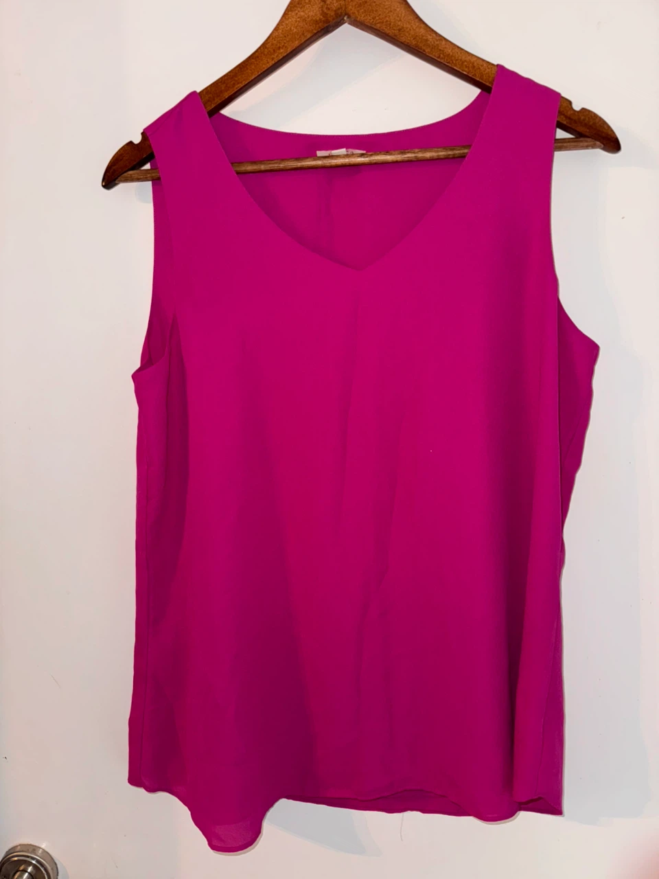 Laura Pink V-Neck Sleeveless Top - Size 6