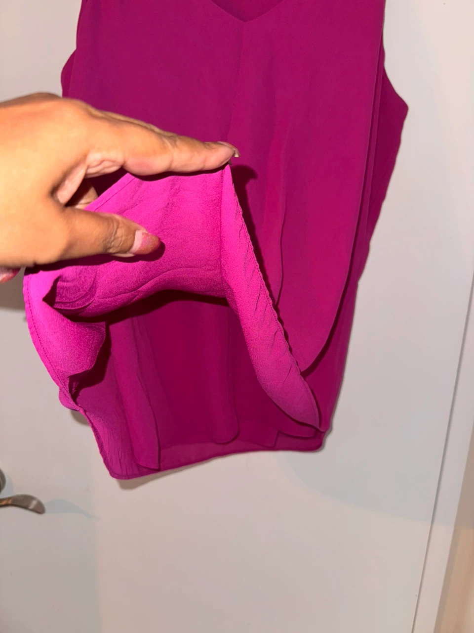 Laura Pink V-Neck Sleeveless Top - Size 6 - photo 4