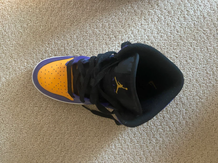 Air Jordan 1 Mid SE “Lakers” - photo 4