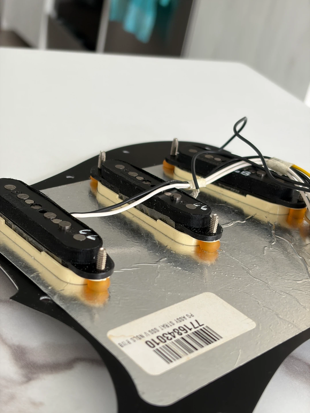 Fender Vintage Noiseless pickups Pre-Wired Strat - photo 5