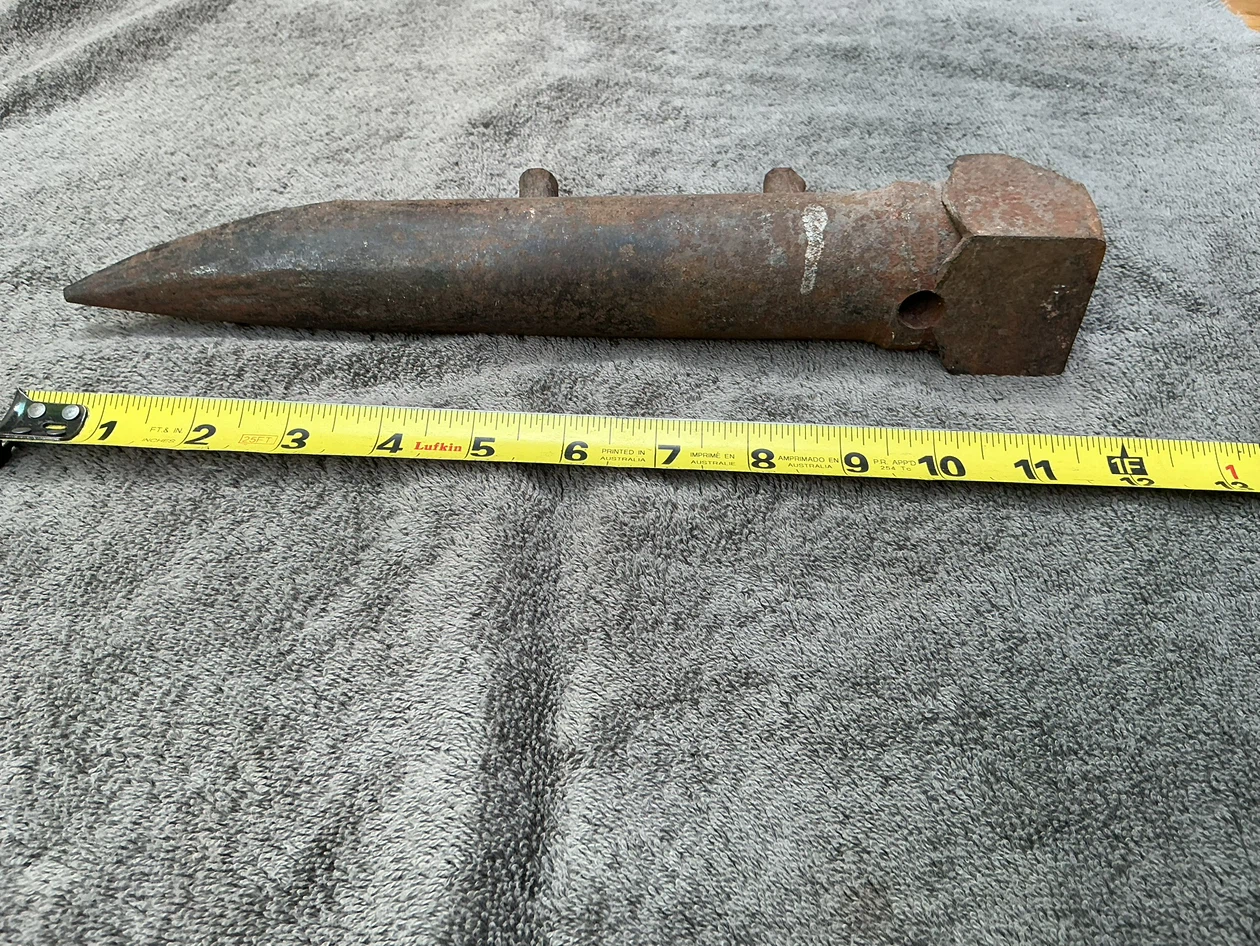 Can Anyone Help Me with This? It Was In with a Bunch of Tools - photo 3
