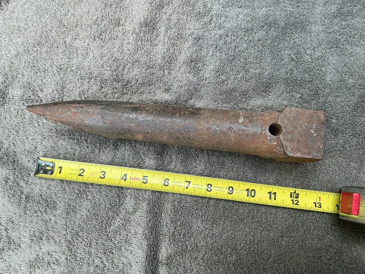 Can Anyone Help Me with This? It Was In with a Bunch of Tools - photo 5