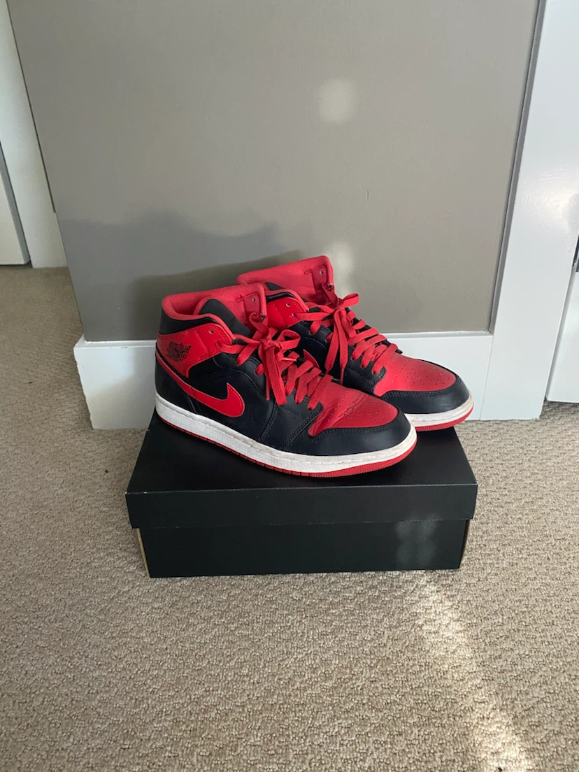 Air Jordan 1 Mids SE Black and Red - photo 2