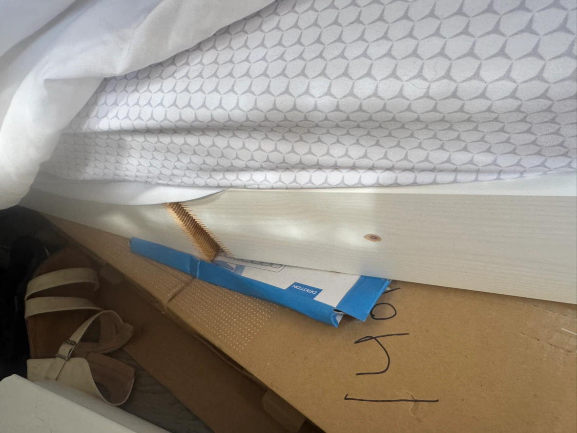 FREE QUEEN BED + MATRESS - photo 2