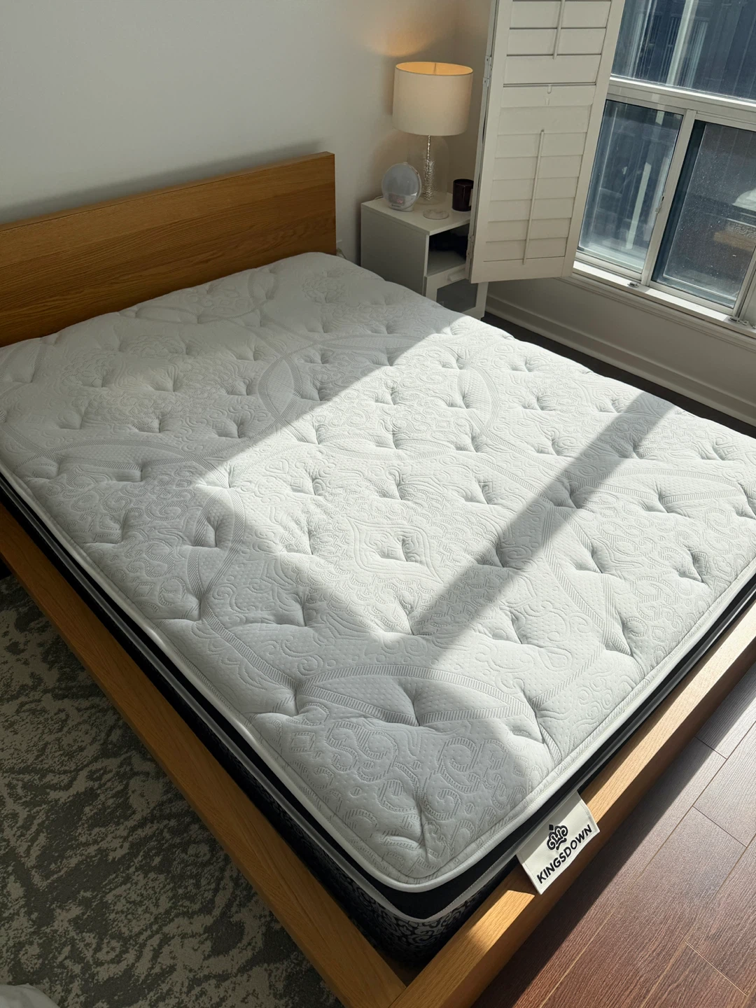 Kingsdown Studio Clairmont Mattress - Plush - Queen - Like new!