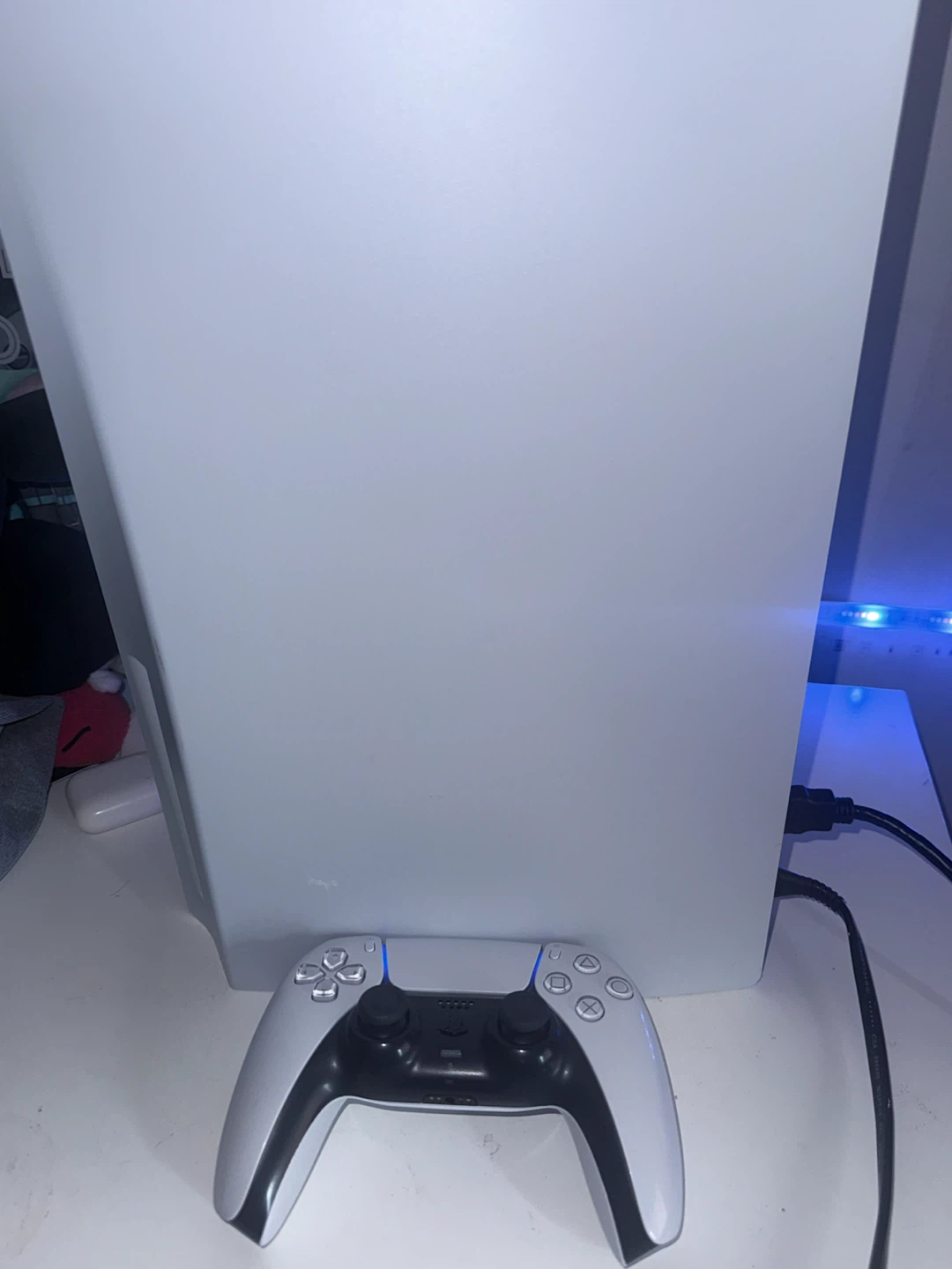 Ps5 + controller ( price negotiable) - photo 2