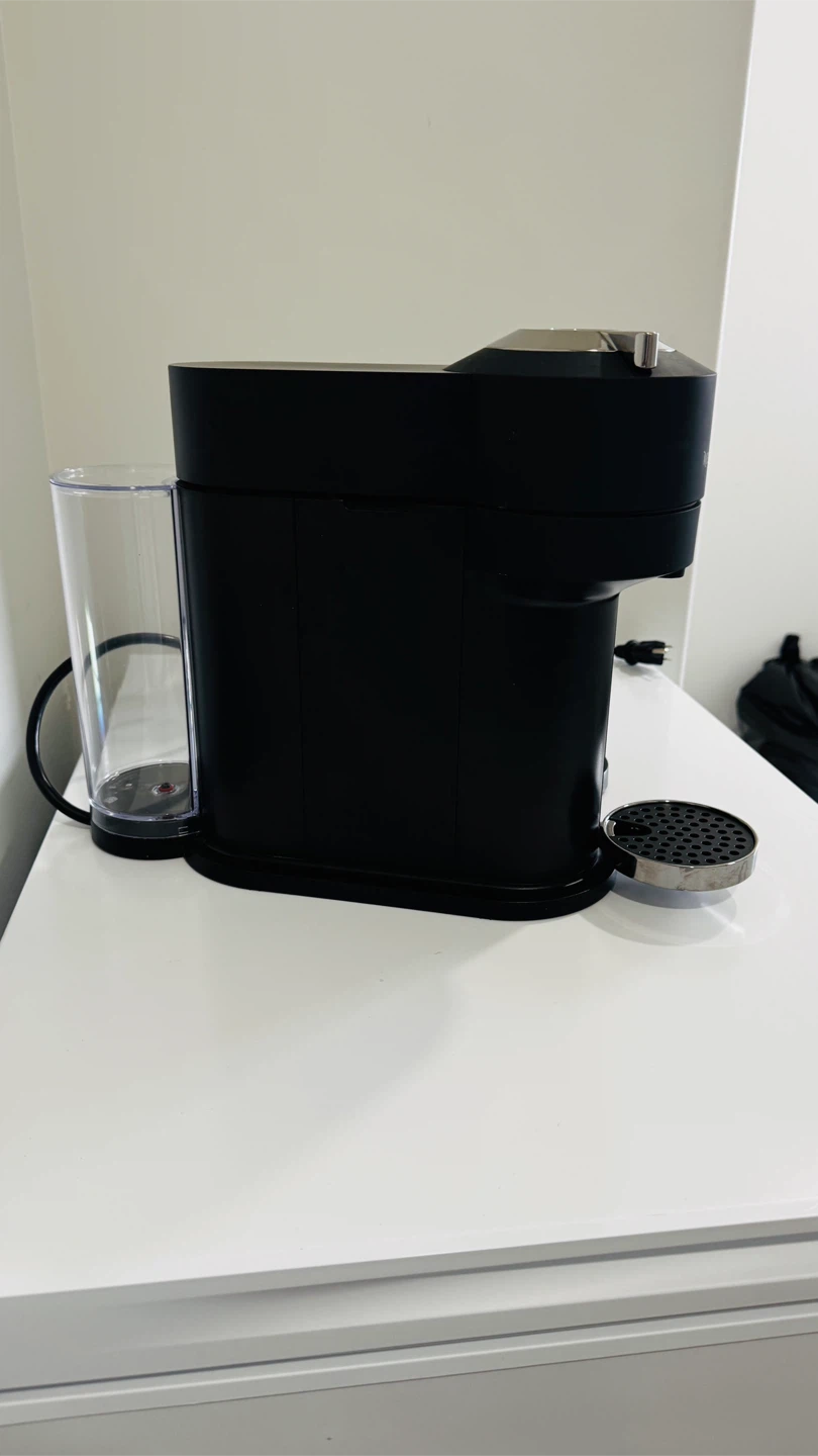 Nespresso Vertuo Next Coffee Machine with Aeroccino Milk Frother - photo 3