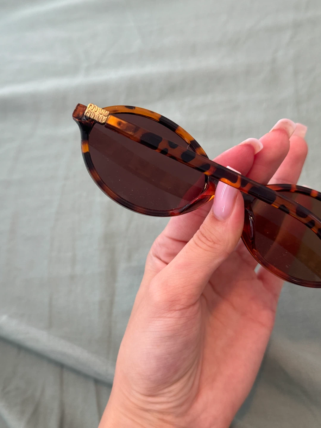Tortoiseshell Oval Sunglasses - photo 2