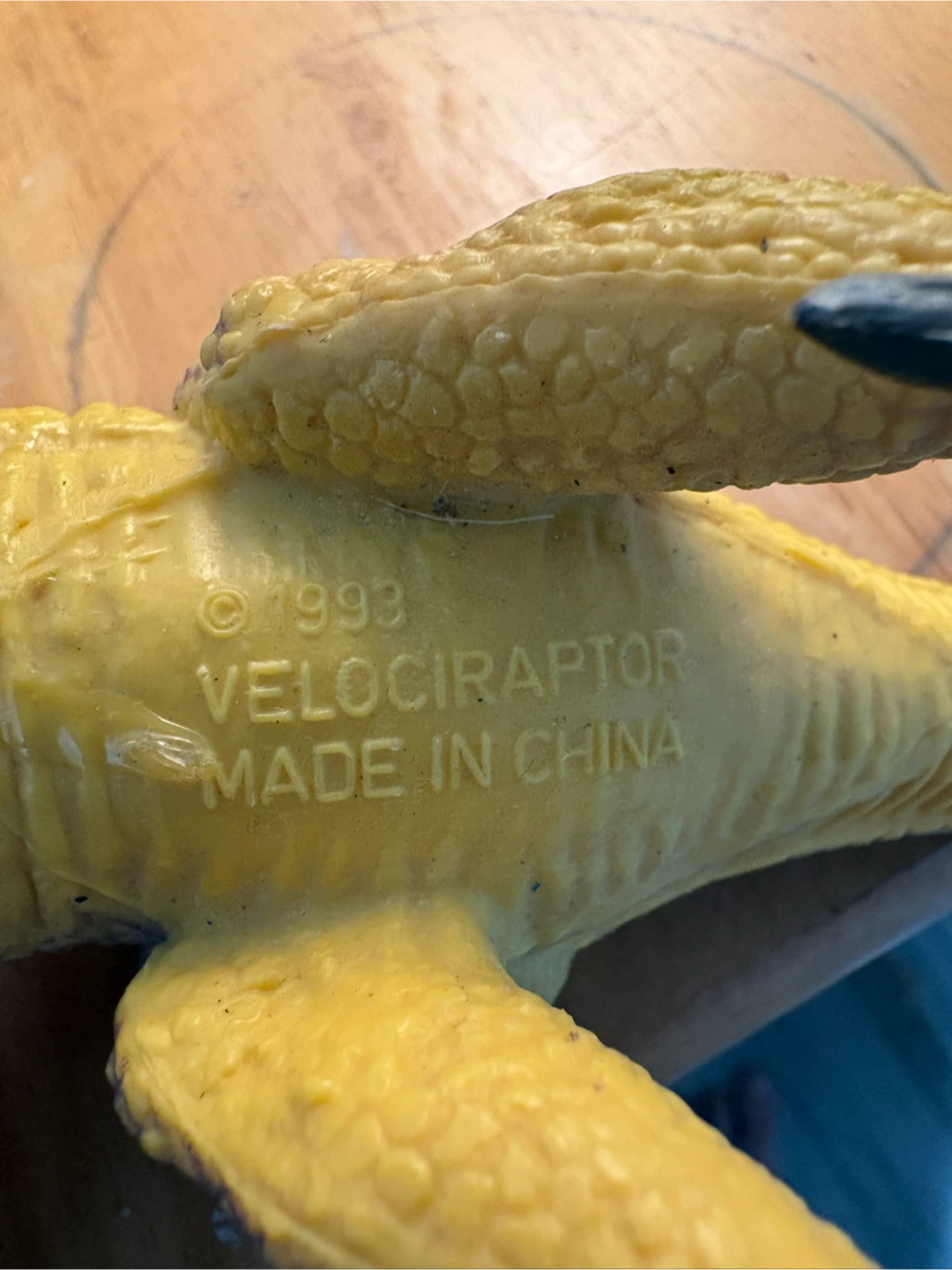1993 Velociraptor Toy Dinosaur - Made in China - photo 3