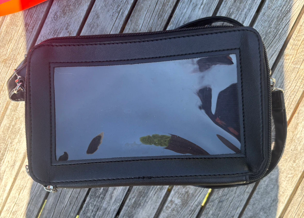 Camera shaped purse - photo 3