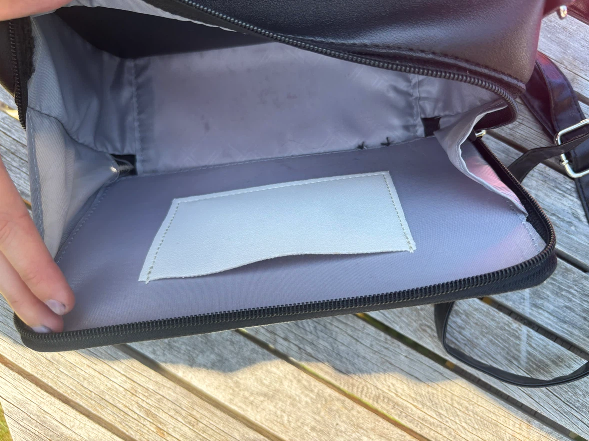 Camera shaped purse - photo 4