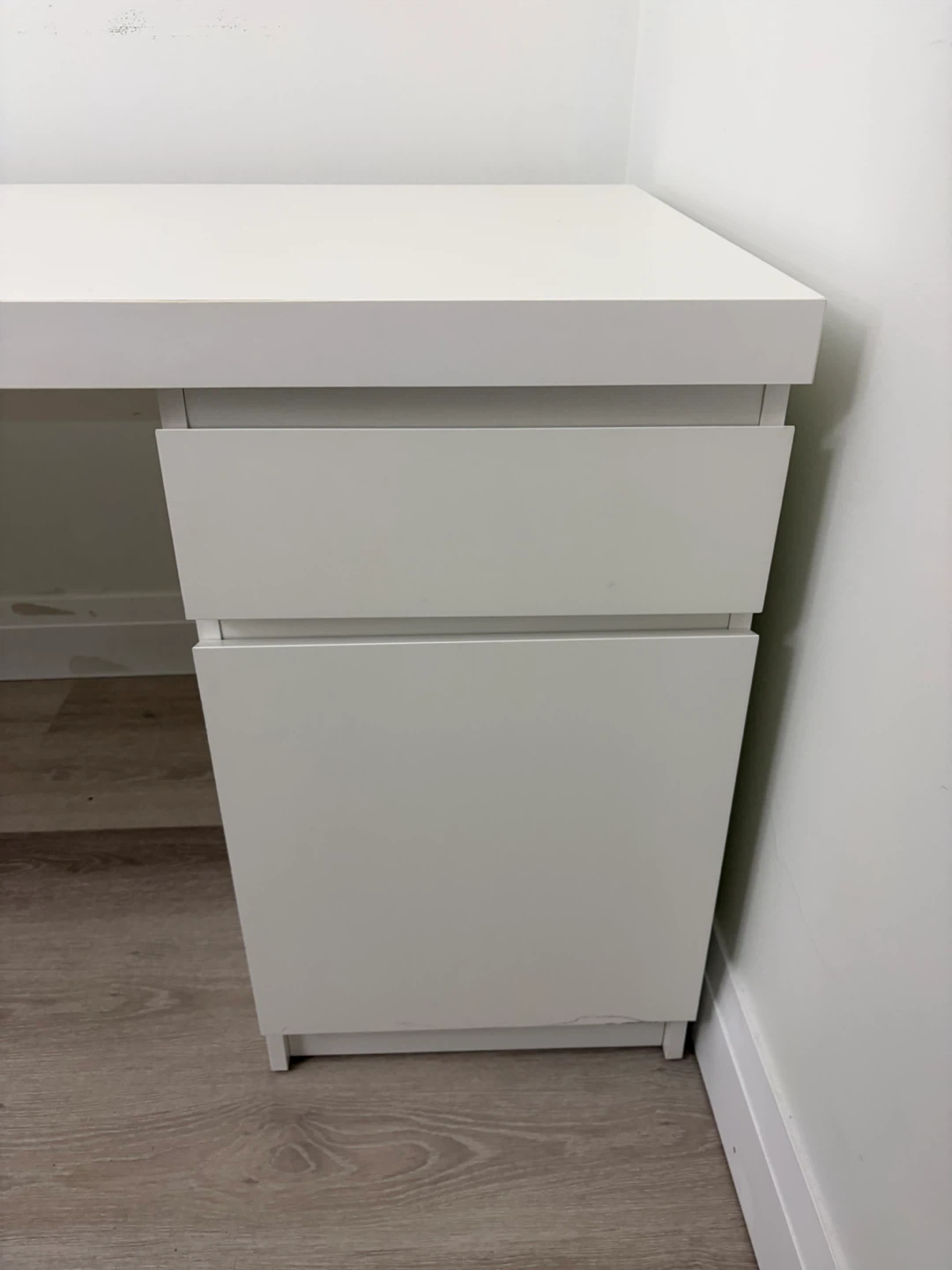 Ikea Malm Desk - White - photo 3
