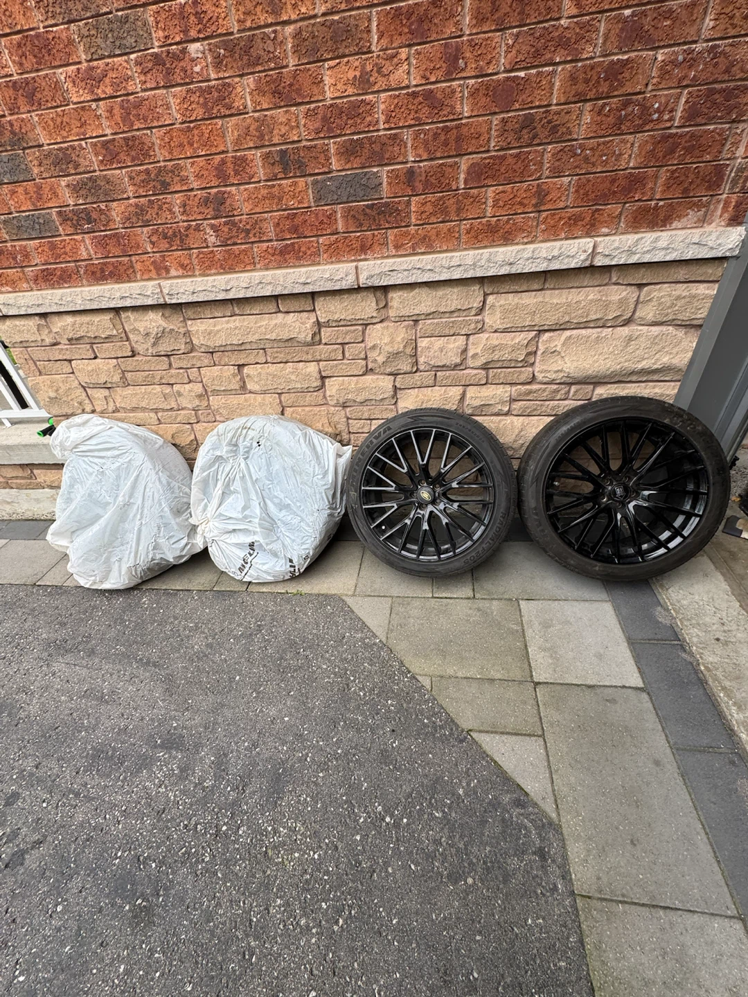 Range Rover tires and rims