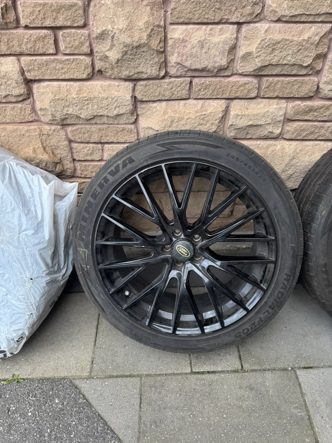 Range Rover tires and rims - photo 2