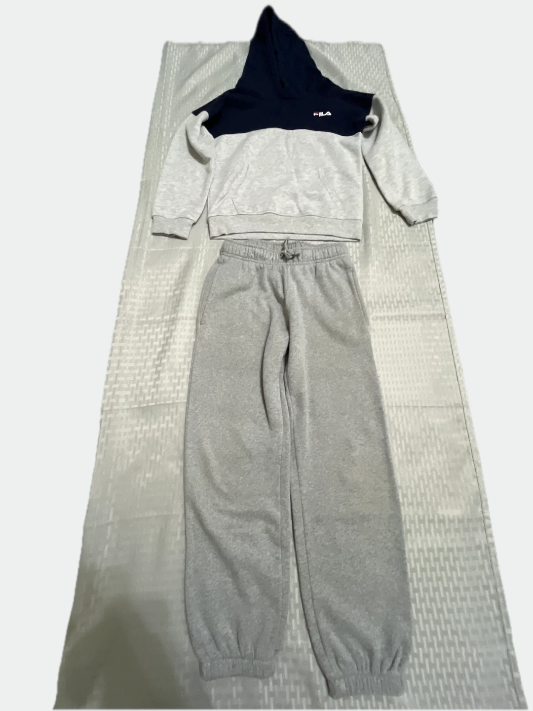 Fila Hoodie and George Sweatpants Set - photo 2