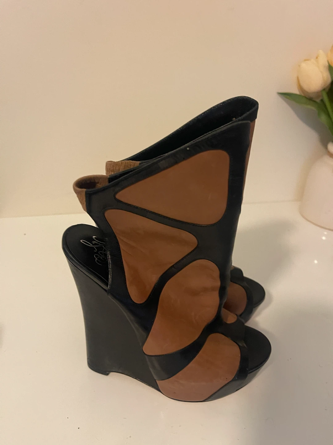 Black & Tan Leather Wedge Sandals - photo 4