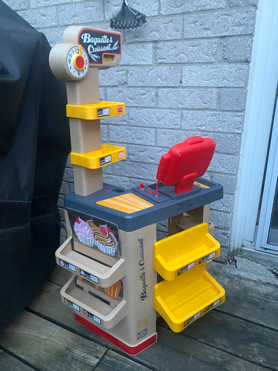 Bakery shop & register toy