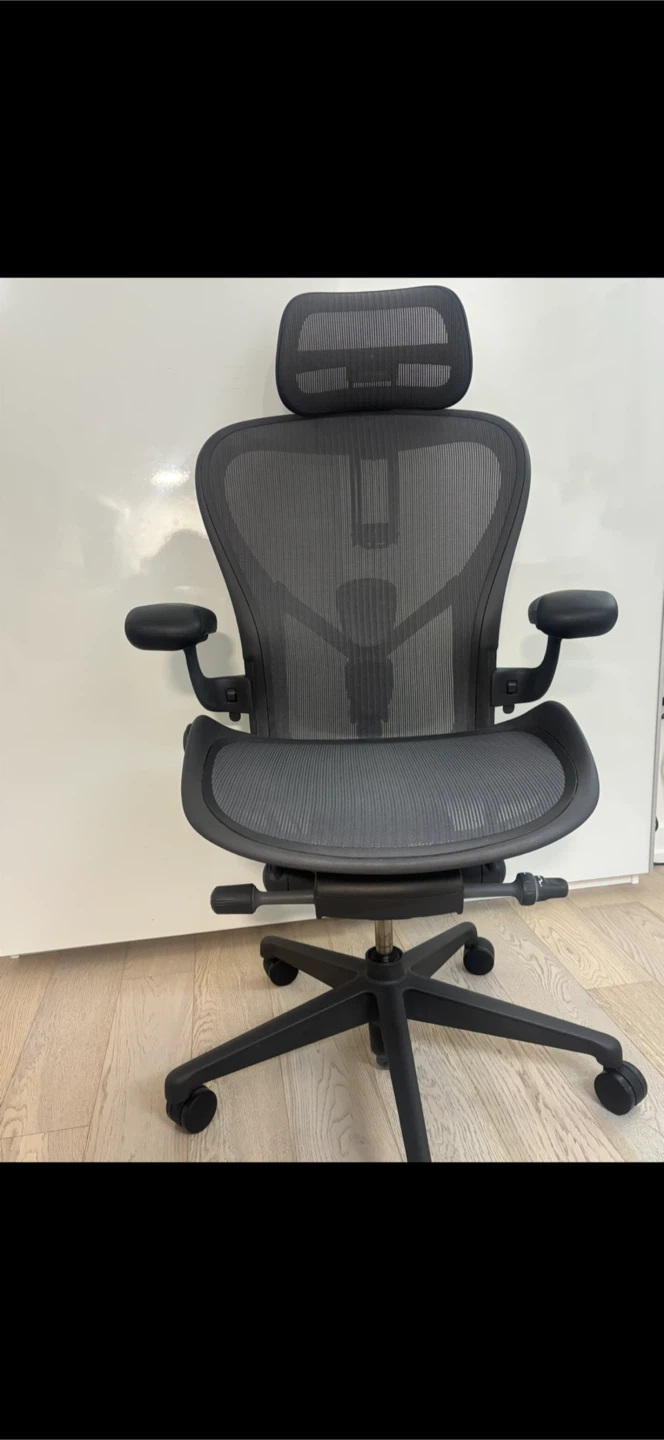 Herman Miller Aeron Chair (Full Option) + Cushion Included - photo 4