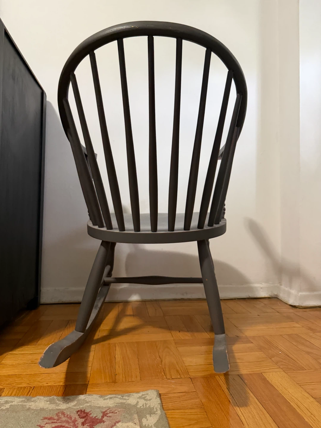 Vintage Windsor-Style Wooden Rocking Chair – Dark Grey Finish - photo 3