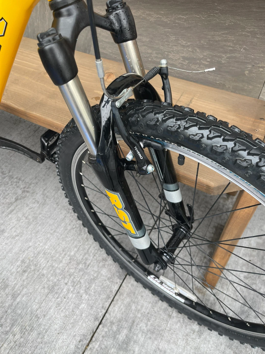 27 Speed Trek mountain bike in excellent condition $275 - photo 2