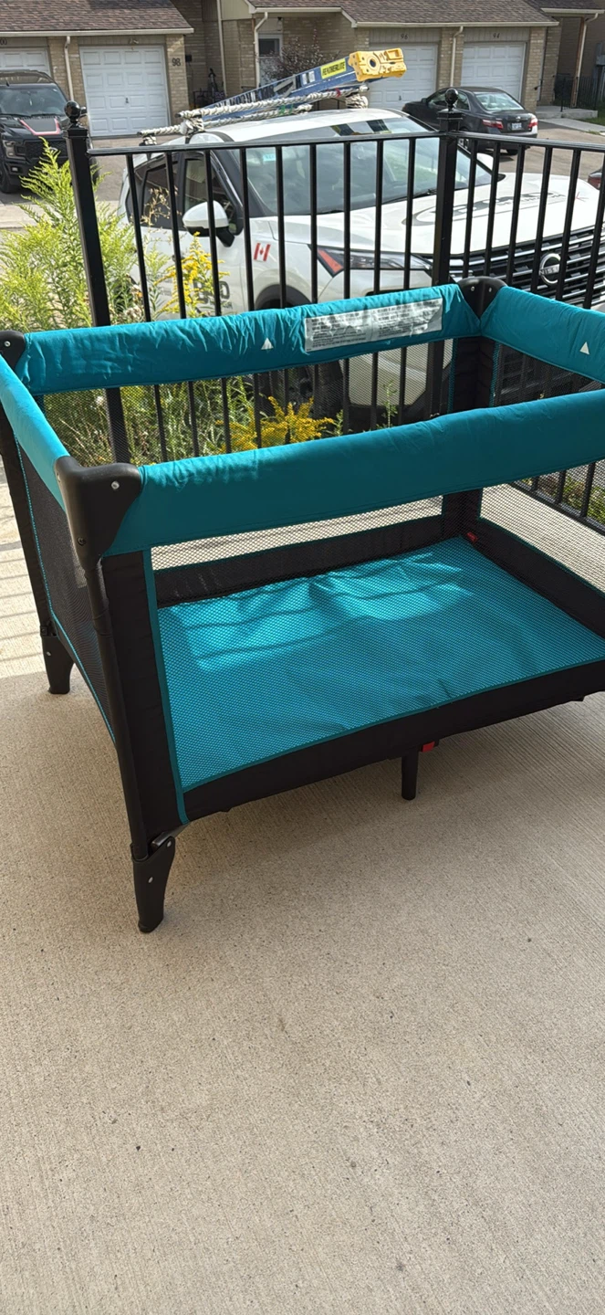 Cosco Playpen - photo 2