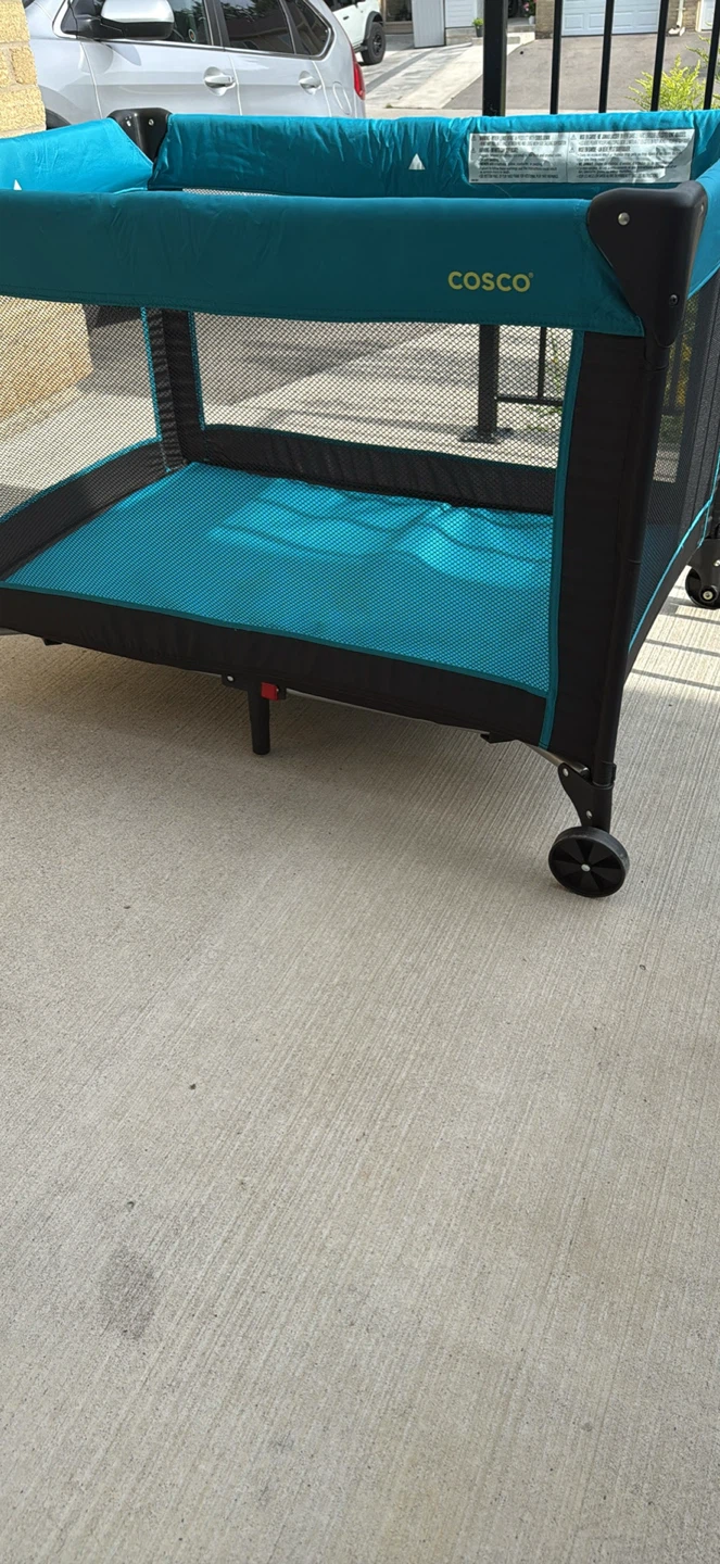 Cosco Playpen - photo 3