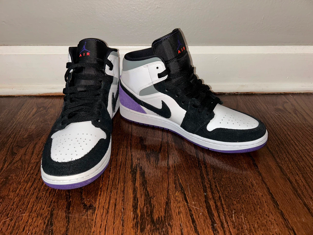 Air Jordan 1 Mid SE Men's Size 9