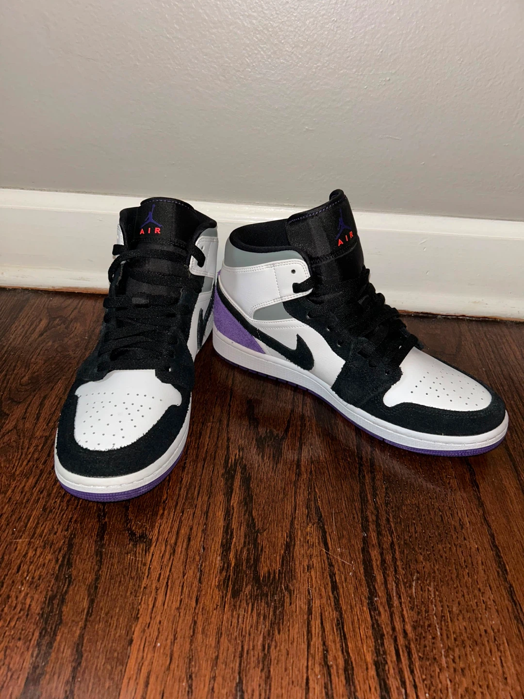 Air Jordan 1 Mid SE Men's Size 9 - photo 2