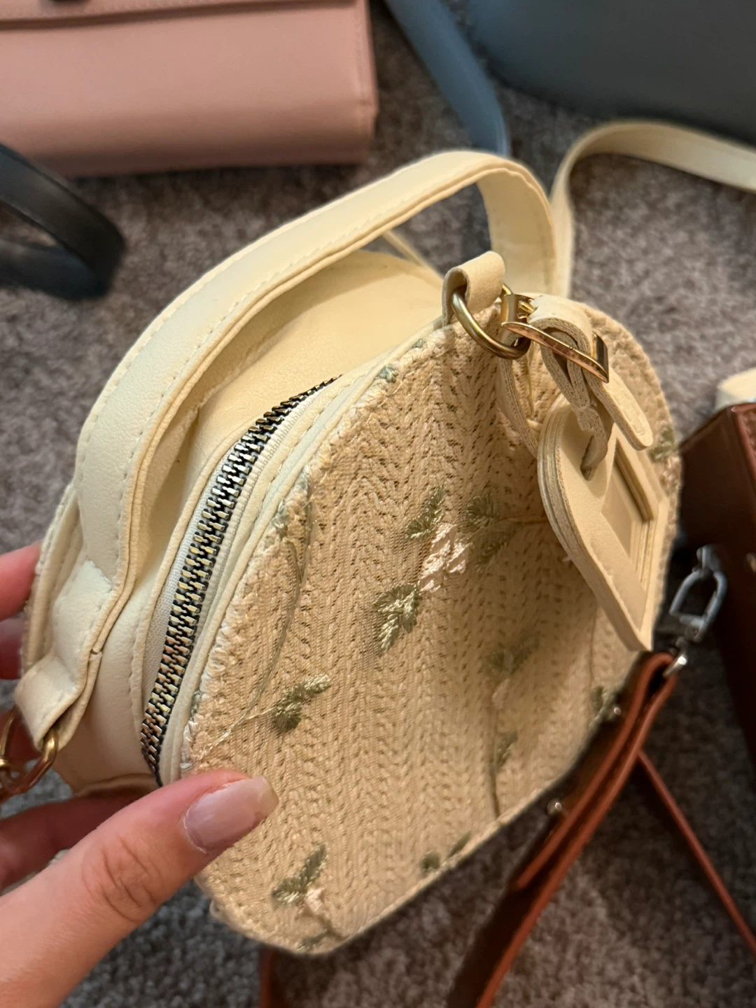 6 small shoulder bags in different colors - photo 5