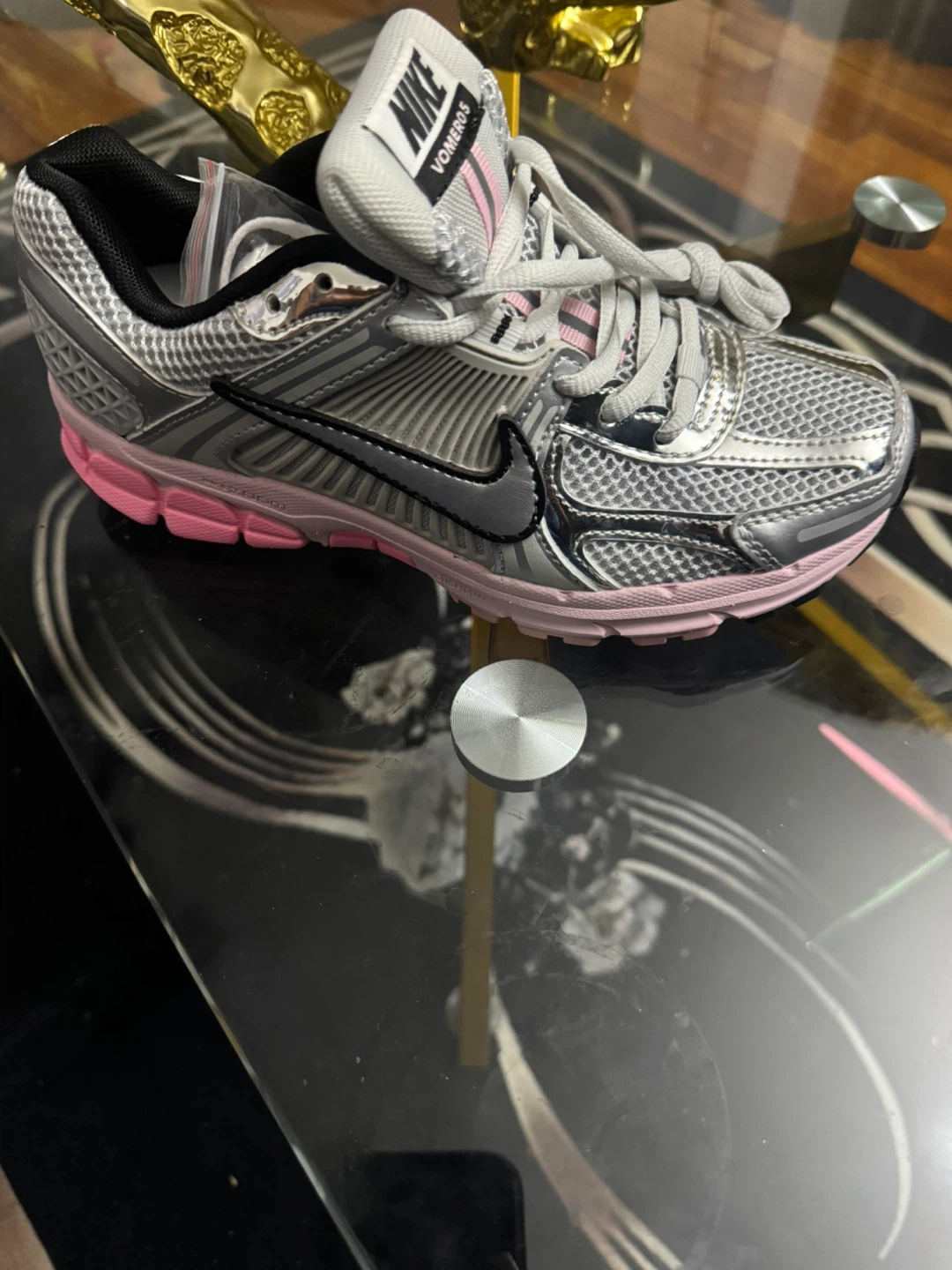 Nike Vomero 15 Women's Running Shoes Silver Pink - photo 2