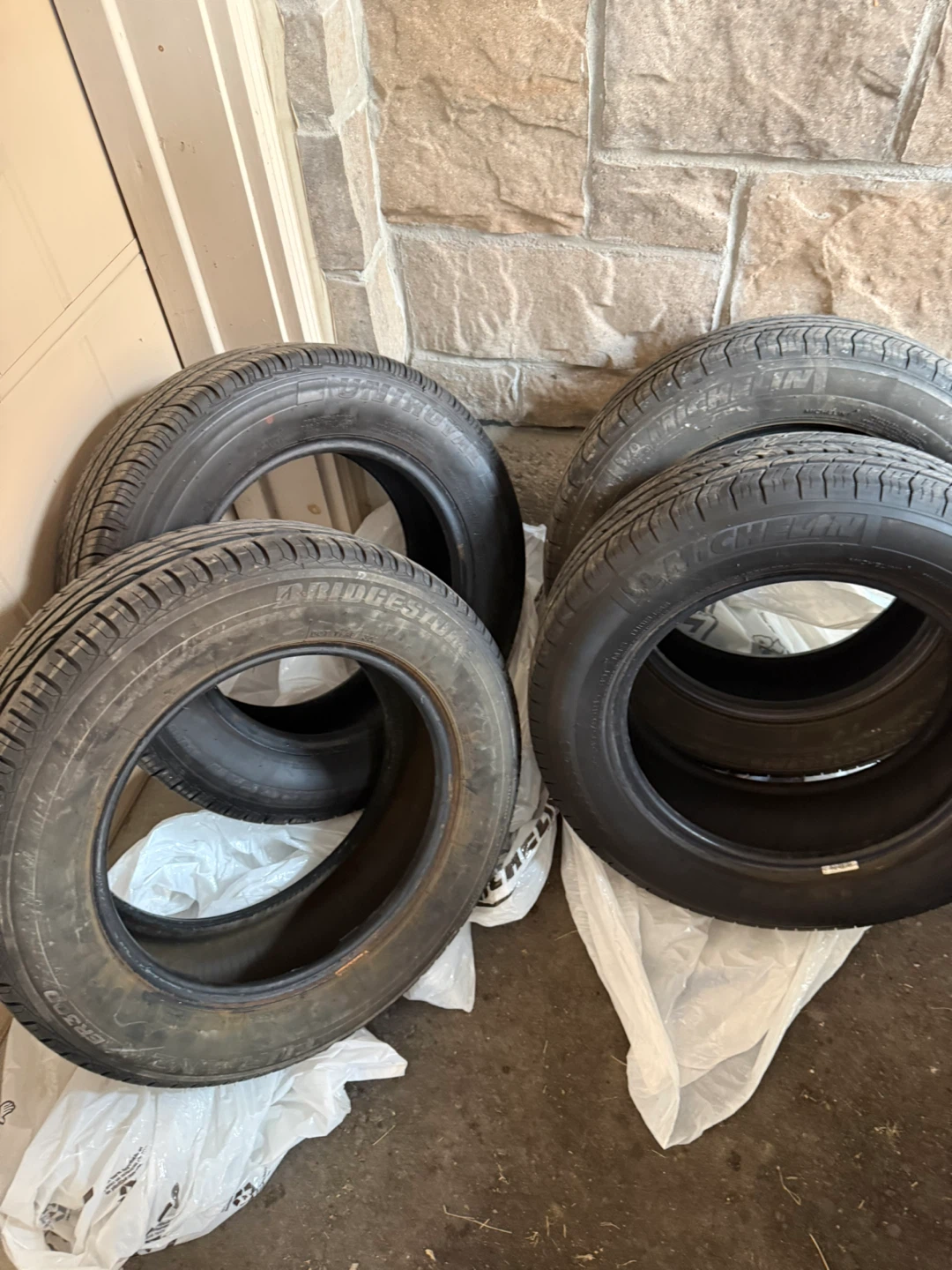 Michelin & Bridgestone Tires - P195/65R15 - photo 3