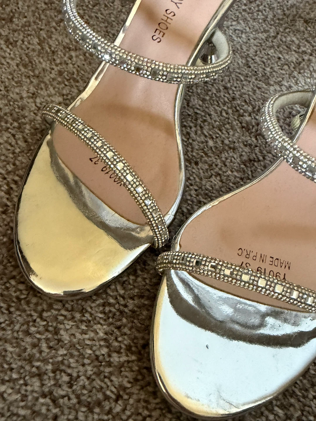 Yunai Fashion Lady Shoes Silver Heels Size 37 - photo 3