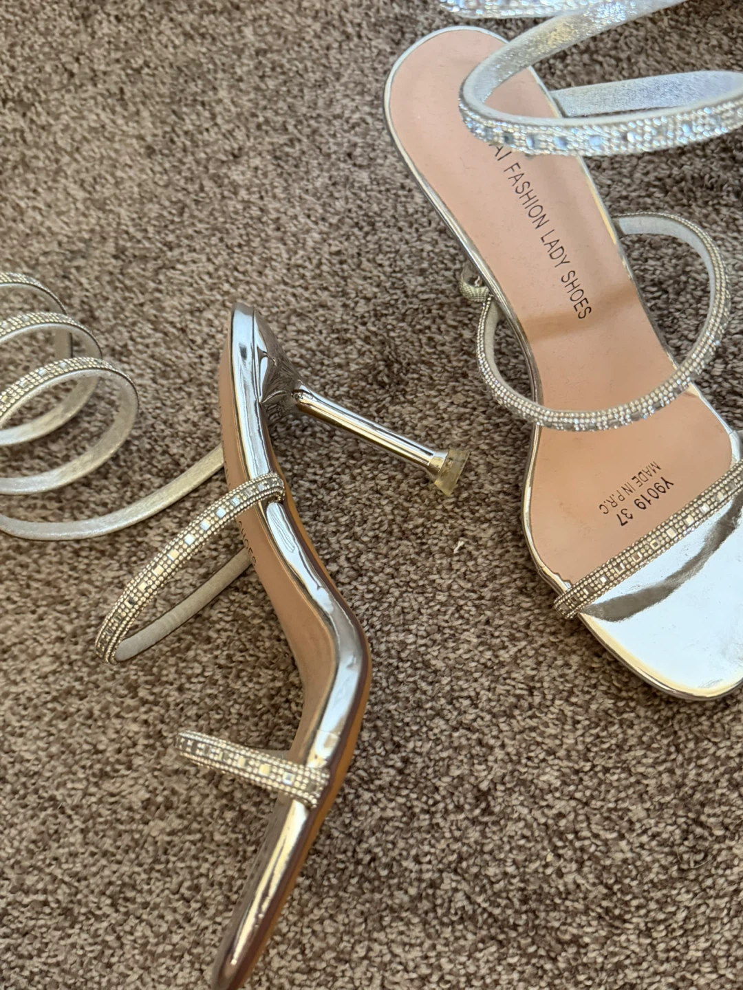 Yunai Fashion Lady Shoes Silver Heels Size 37 - photo 5