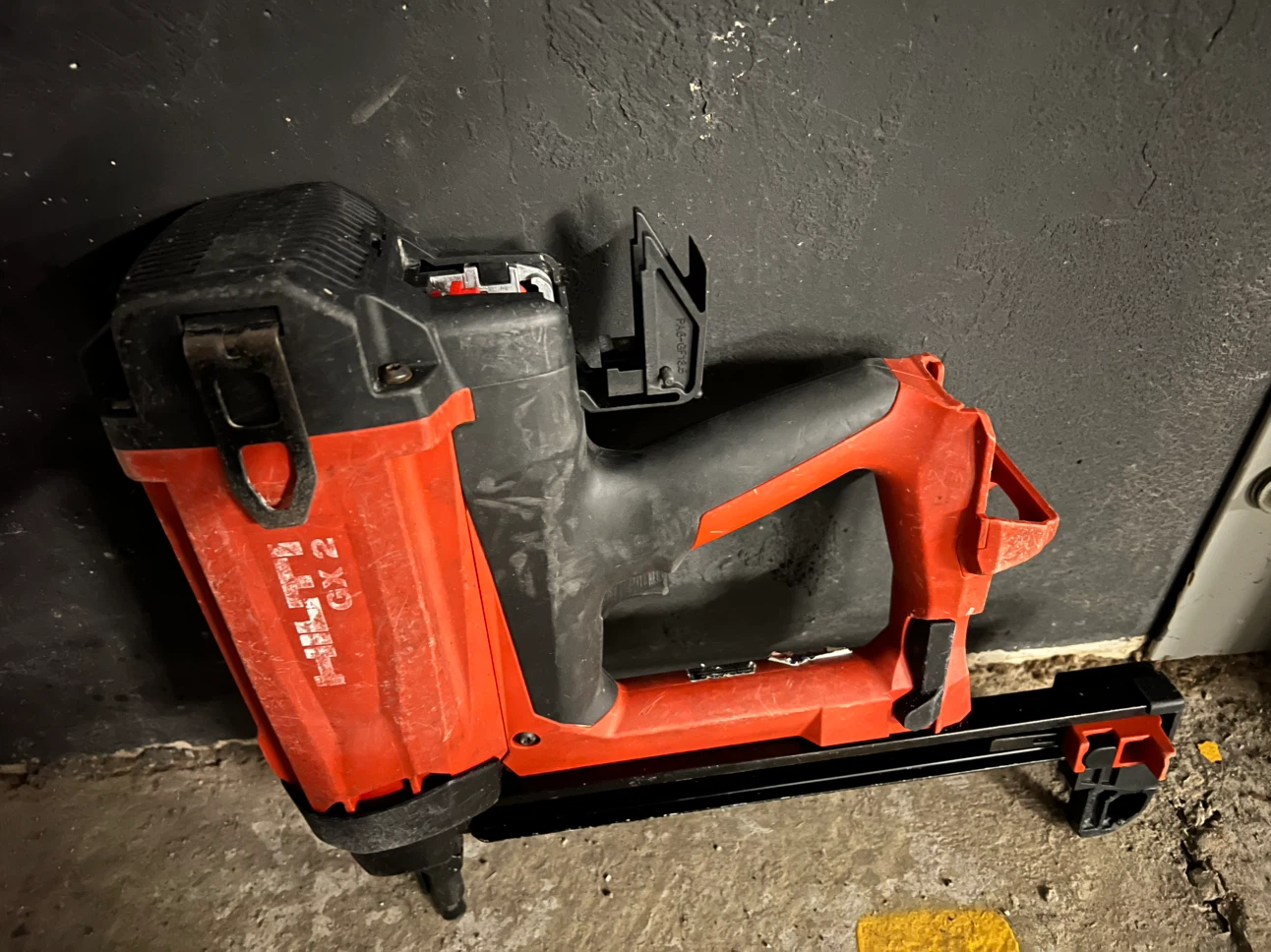 Hilti GX2 Gas Concrete Nailer - photo 5