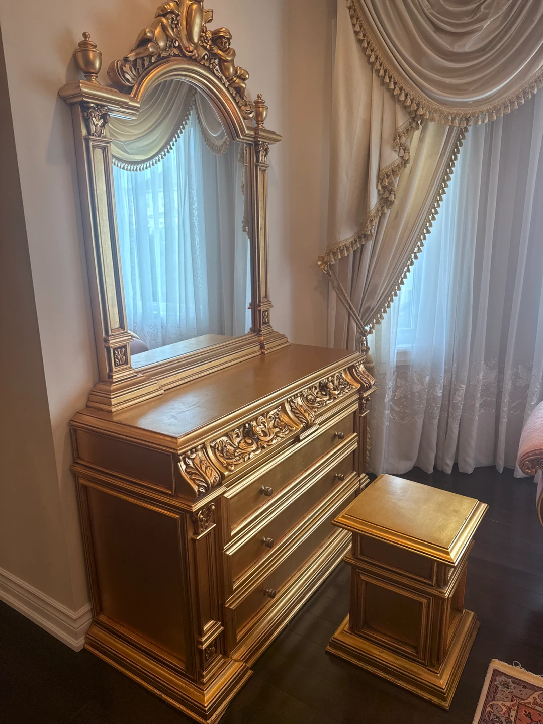 Antique Gold  plated Vanity  Set with Mirror and Stool - photo 3